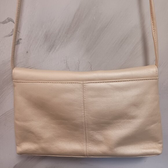 Bechamel Gold Leather Shoulder/Clutch - Picture 4 of 7